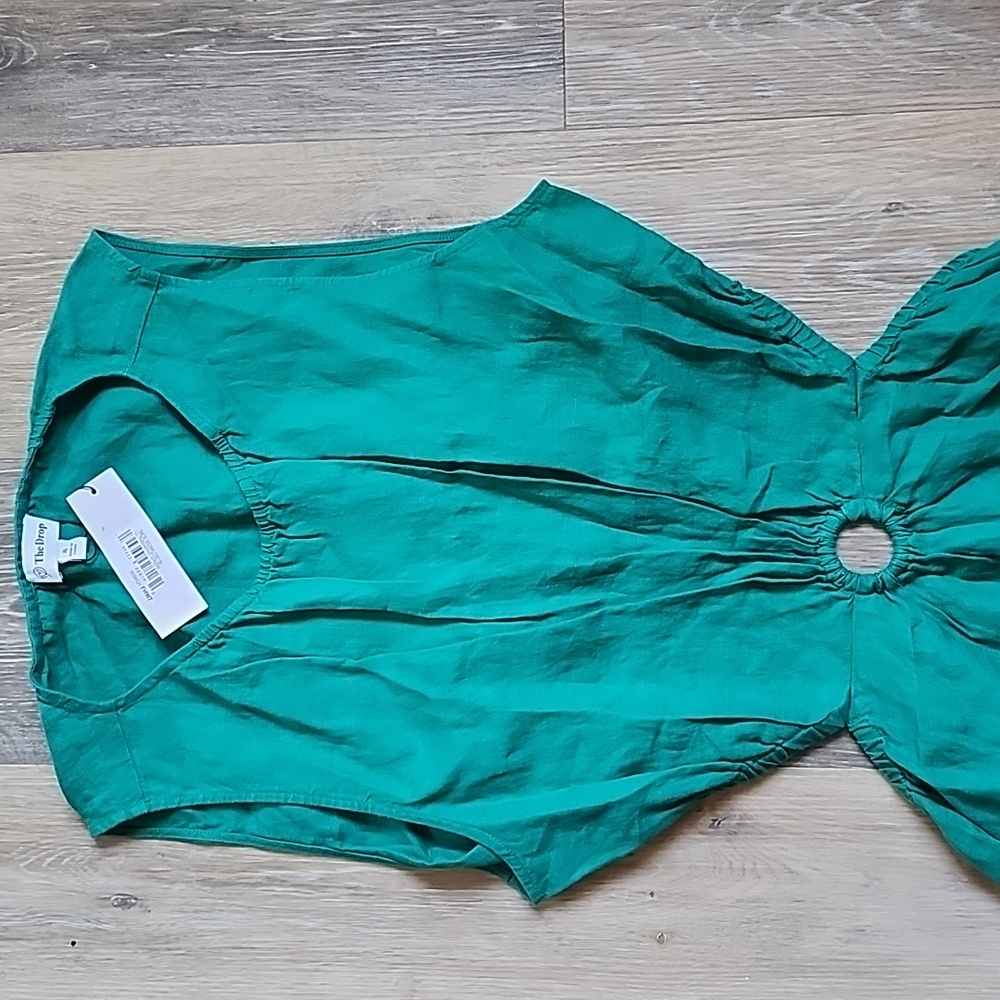 Emerald Cut- Out Green Sleeveless Sundress - Picture 2 of 14